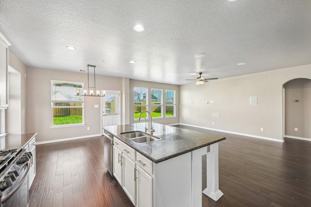 5172 Arbor Cove Court, Alvin, TX 77511