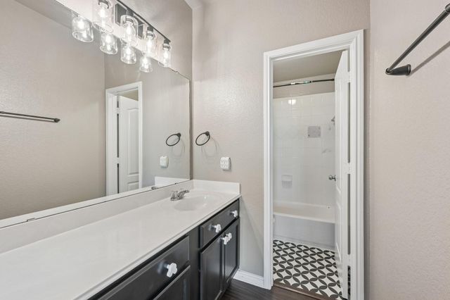 5172 Arbor Cove Court, Alvin, TX 77511