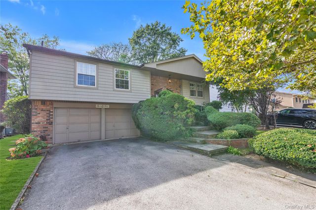 22 Valley Lane W, North Woodmere, NY 11581