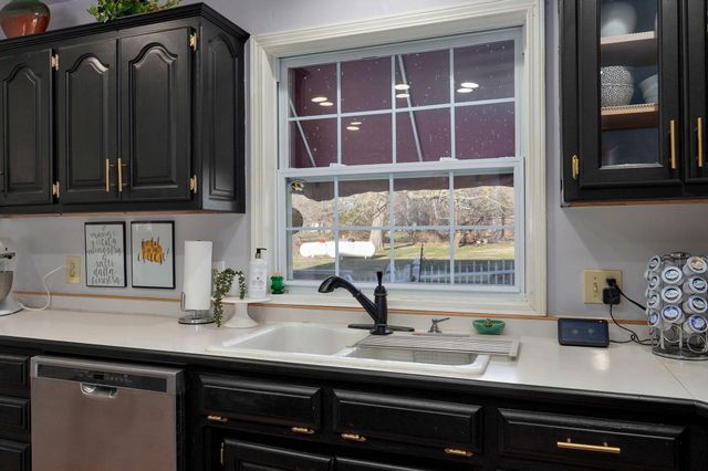 1352 Deer Lane, Mt Vernon, MO 65712