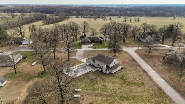 1352 Deer Lane, Mt Vernon, MO 65712