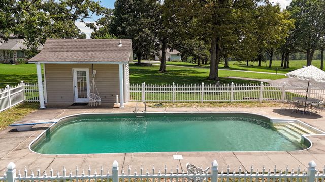 1352 Deer Lane, Mt Vernon, MO 65712