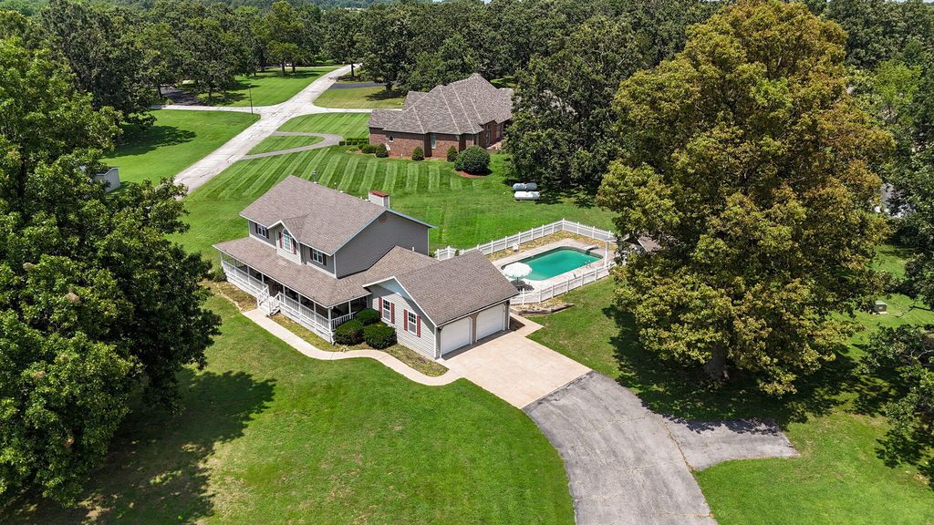 1352 Deer Lane, Mt Vernon, MO 65712