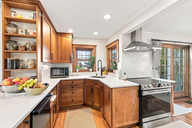 25 Green Street, Marblehead, MA 01945