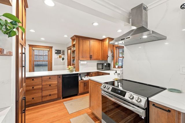 25 Green Street, Marblehead, MA 01945