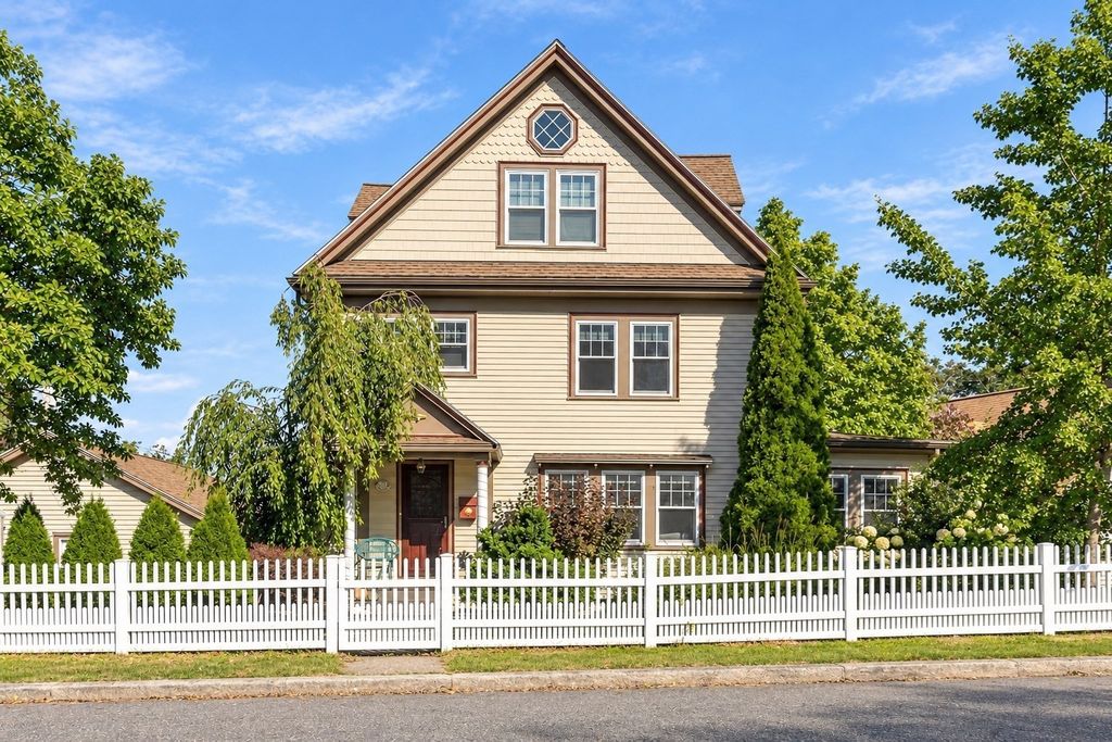 25 Green Street, Marblehead, MA 01945