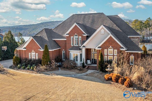 1176 N Lake Forest Drive, Southside, AL 35907