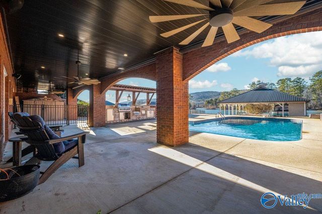 1176 N Lake Forest Drive, Southside, AL 35907