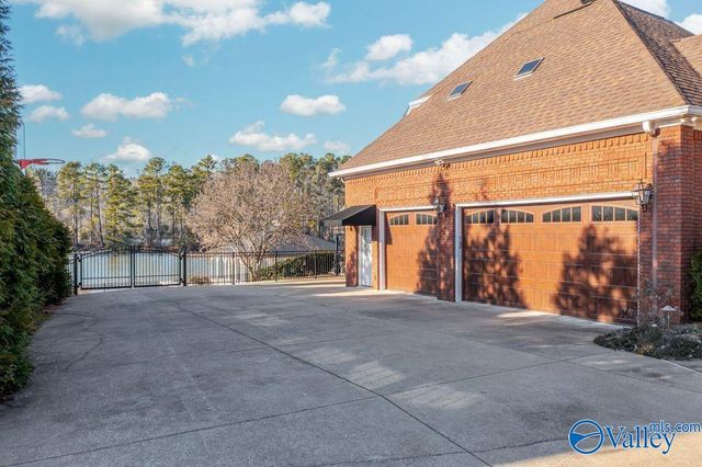 1176 N Lake Forest Drive, Southside, AL 35907