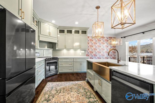 1176 N Lake Forest Drive, Southside, AL 35907