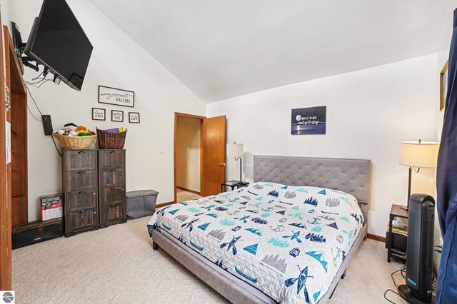 2790 S Gilmore Road, Mt Pleasant, MI 48858