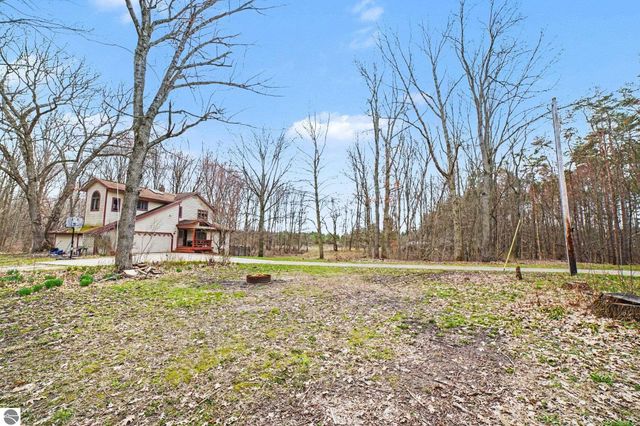 2790 S Gilmore Road, Mt Pleasant, MI 48858