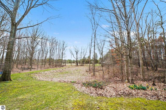 2790 S Gilmore Road, Mt Pleasant, MI 48858
