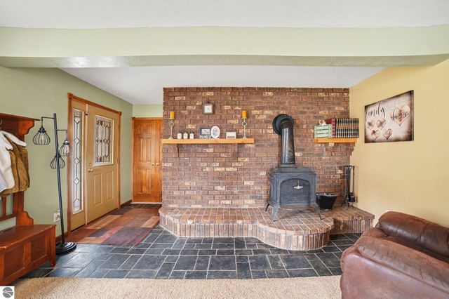 2790 S Gilmore Road, Mt Pleasant, MI 48858