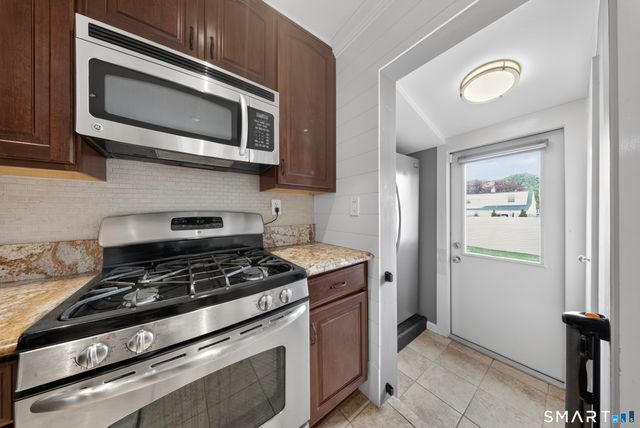 138 Houston Terrace, Stamford, CT 06902