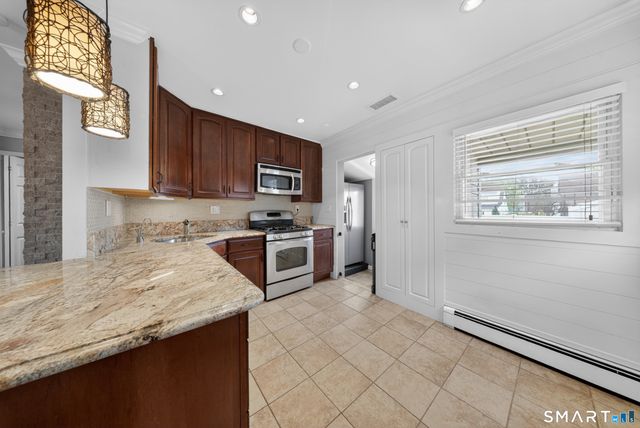 138 Houston Terrace, Stamford, CT 06902