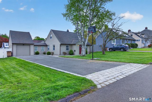 138 Houston Terrace, Stamford, CT 06902