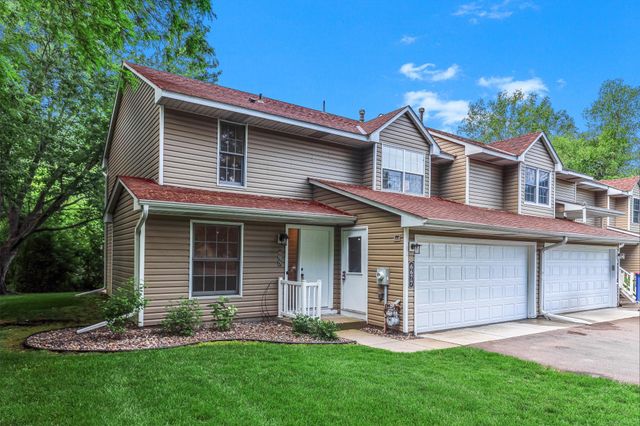 6677 Stillwater Boulevard N, Oakdale, MN 55128