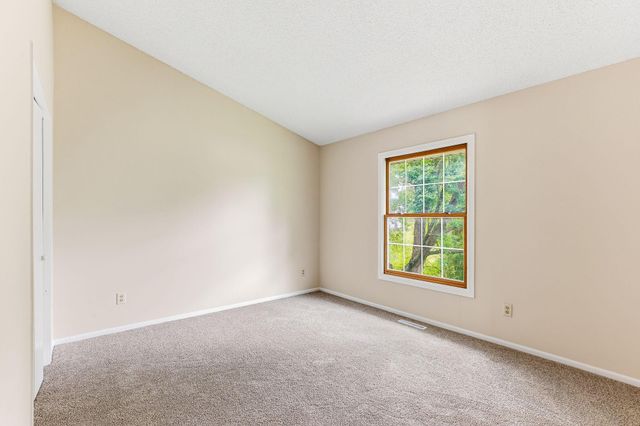 6677 Stillwater Boulevard N, Oakdale, MN 55128