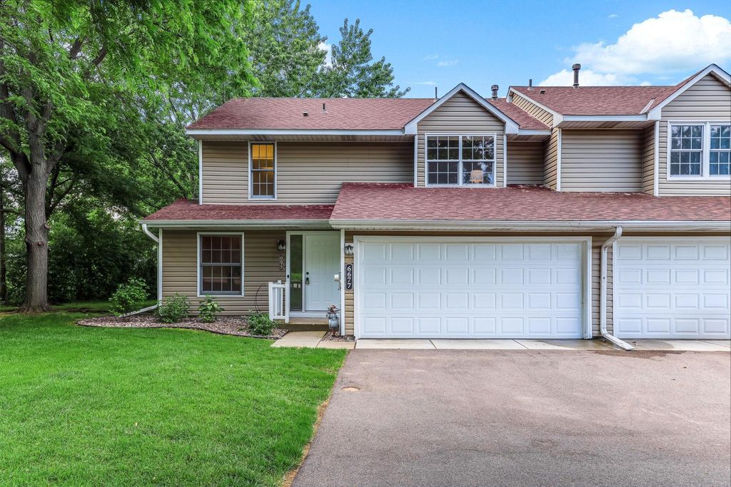 6677 Stillwater Boulevard N, Oakdale, MN 55128