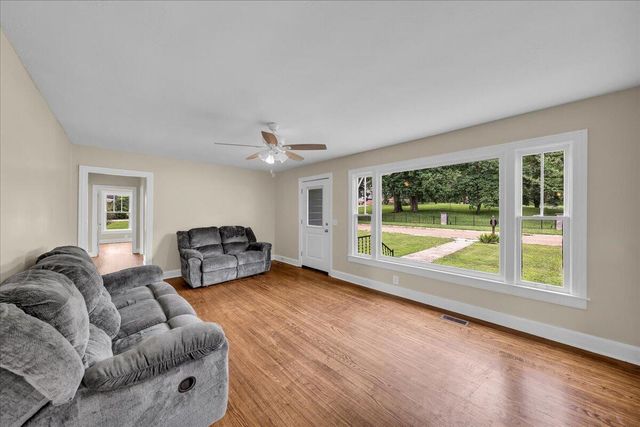 601 Laurel Avenue, South Pittsburg, TN 37380