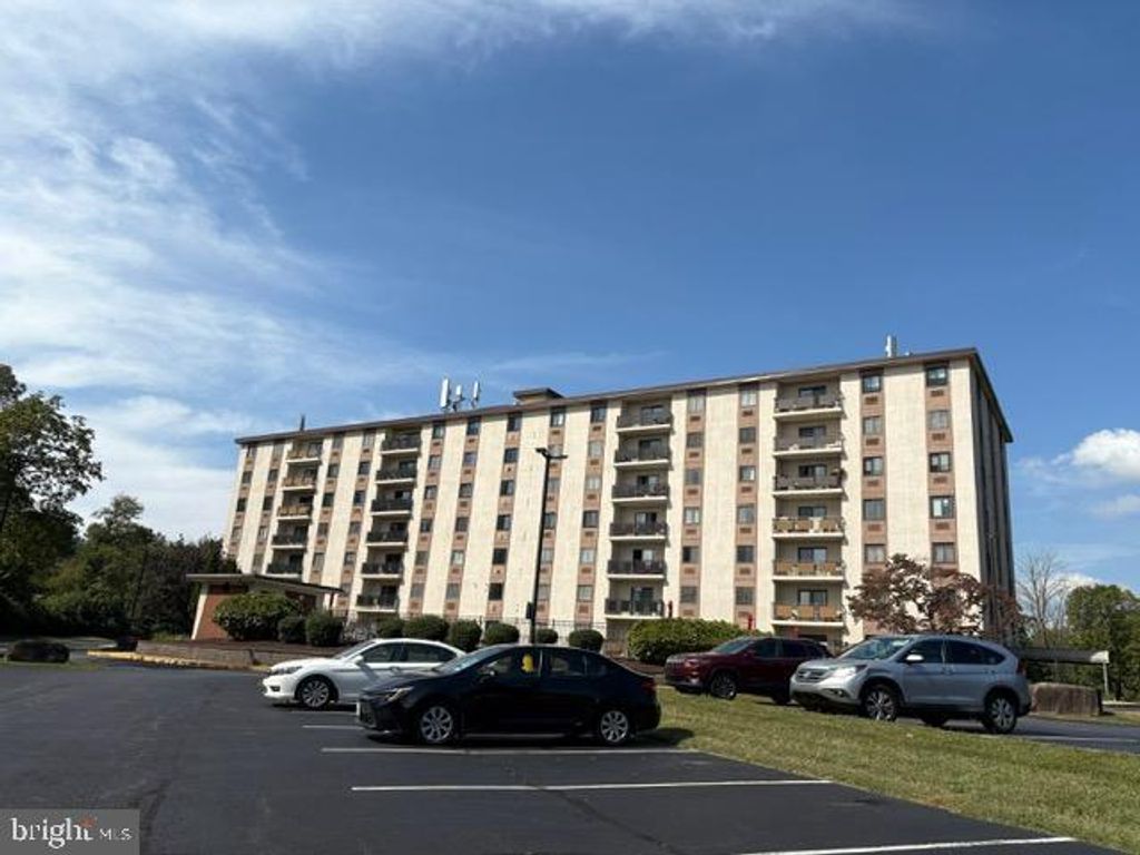 27702 VALLEY RUN DR, Wilmington, DE 19810