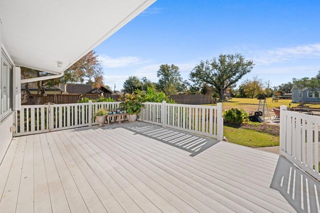 1609 Bayou Black Dr, Houma, LA 70360