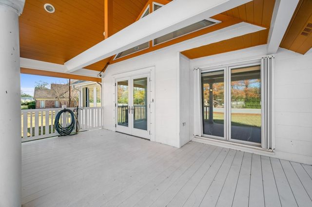 1609 Bayou Black Dr, Houma, LA 70360