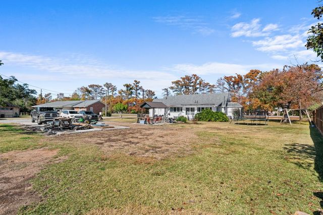 1609 Bayou Black Dr, Houma, LA 70360