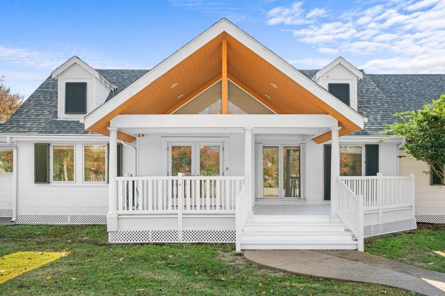 1609 Bayou Black Dr, Houma, LA 70360