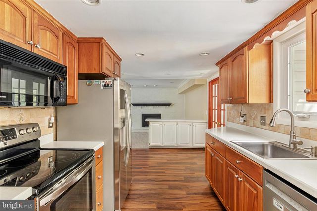 5815 OTTAWA RD, Centreville, VA 20120
