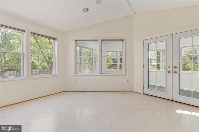 5815 OTTAWA RD, Centreville, VA 20120