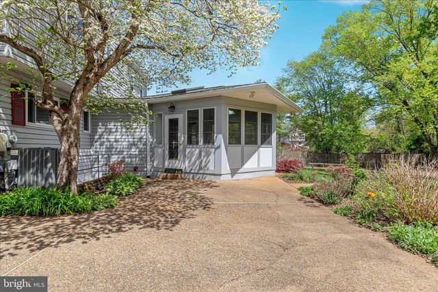 5815 OTTAWA RD, Centreville, VA 20120
