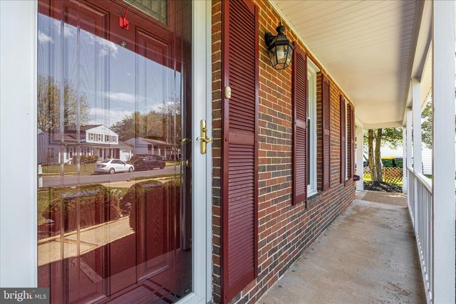 5815 OTTAWA RD, Centreville, VA 20120
