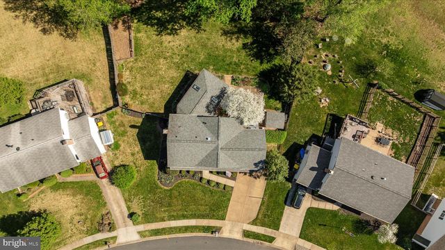 5815 OTTAWA RD, Centreville, VA 20120