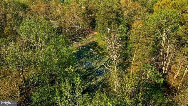 5815 OTTAWA RD, Centreville, VA 20120