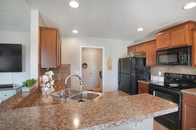 4000 Eagle Watch Drive, Evansville, IN 47725