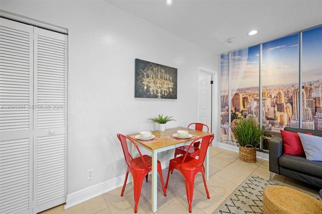 620 sw 7th St unit 1-6, Fort Lauderdale, FL 33315