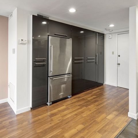 30 Pleasant St 4, Northampton, MA 01060