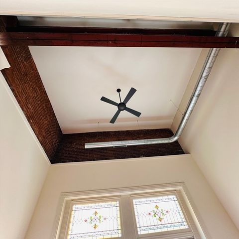 30 Pleasant St 4, Northampton, MA 01060