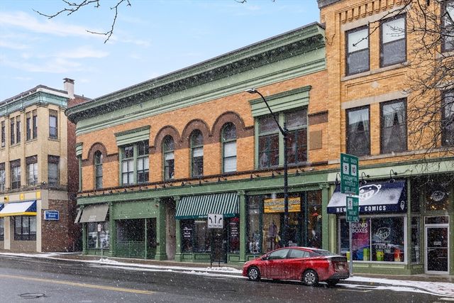 30 Pleasant St 4, Northampton, MA 01060