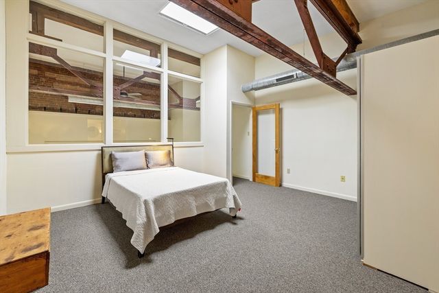 30 Pleasant St 4, Northampton, MA 01060