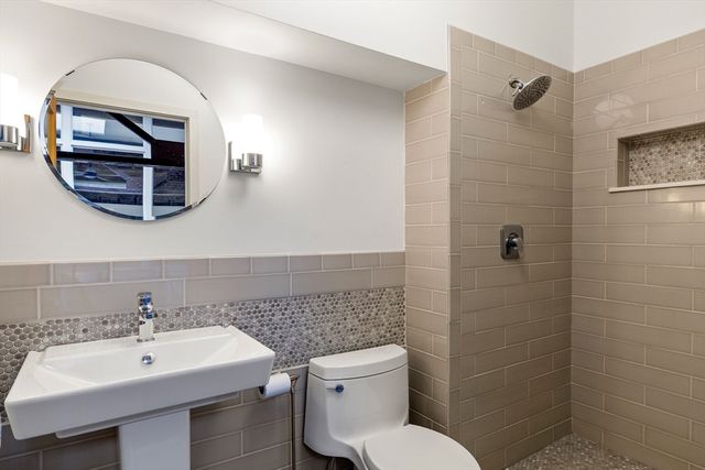 30 Pleasant St 4, Northampton, MA 01060