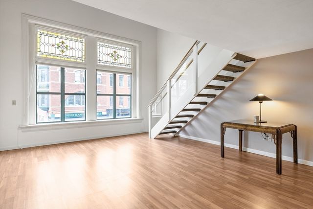 30 Pleasant St 4, Northampton, MA 01060