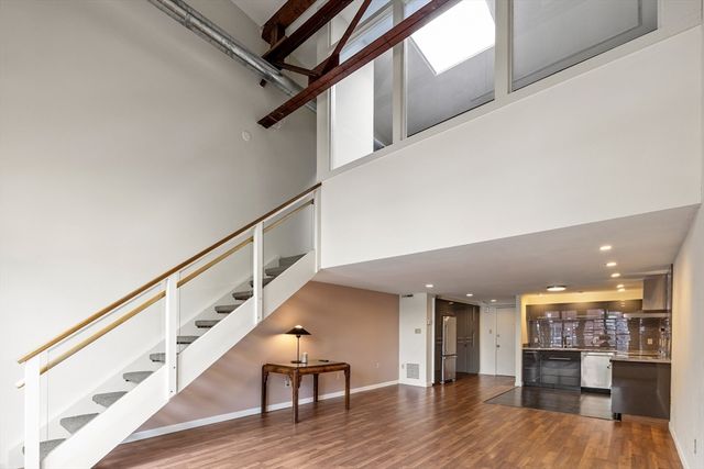 30 Pleasant St 4, Northampton, MA 01060