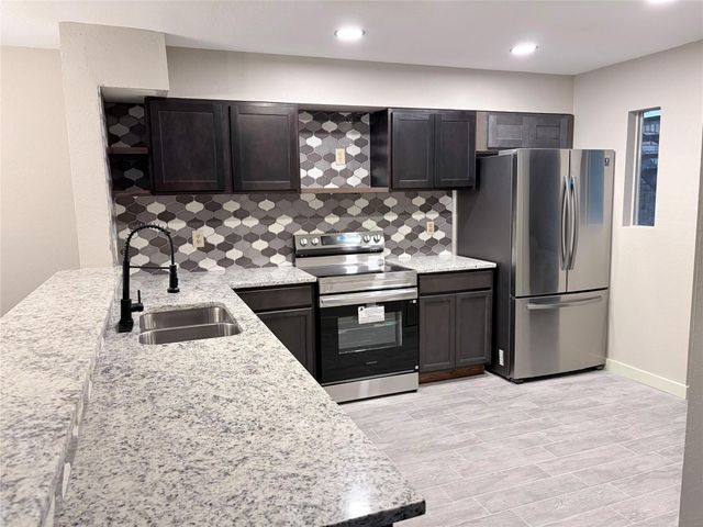 14515 Wunderlich Drive 811, Houston, TX 77069