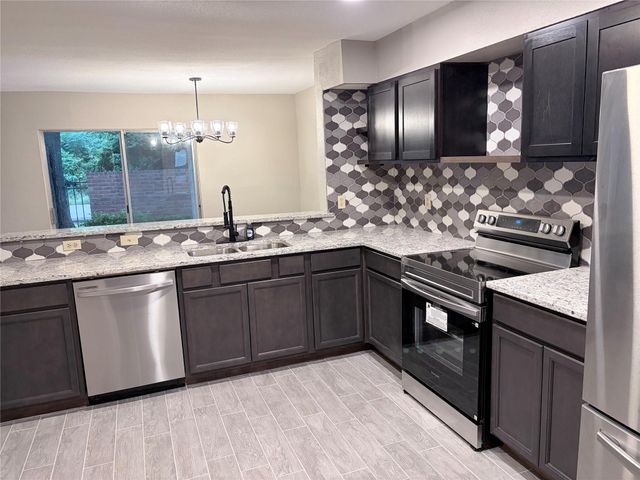 14515 Wunderlich Drive 811, Houston, TX 77069