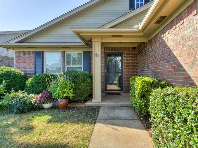 2828 NW 184th Terrace, Edmond, OK 73012