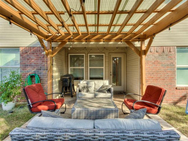 2828 NW 184th Terrace, Edmond, OK 73012