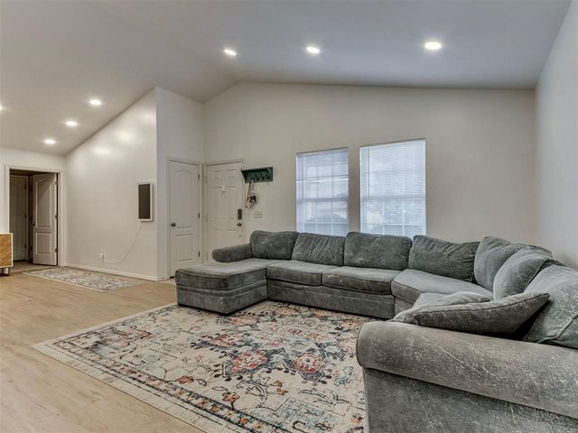 2828 NW 184th Terrace, Edmond, OK 73012